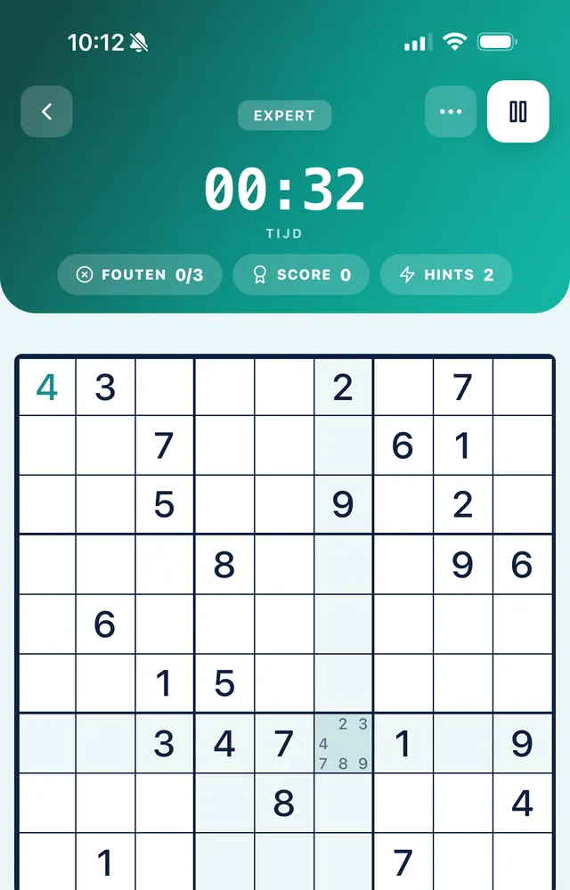 Een moeilijke sudoku in uitvoering in SudoKoum, met timer, score en foutenteller