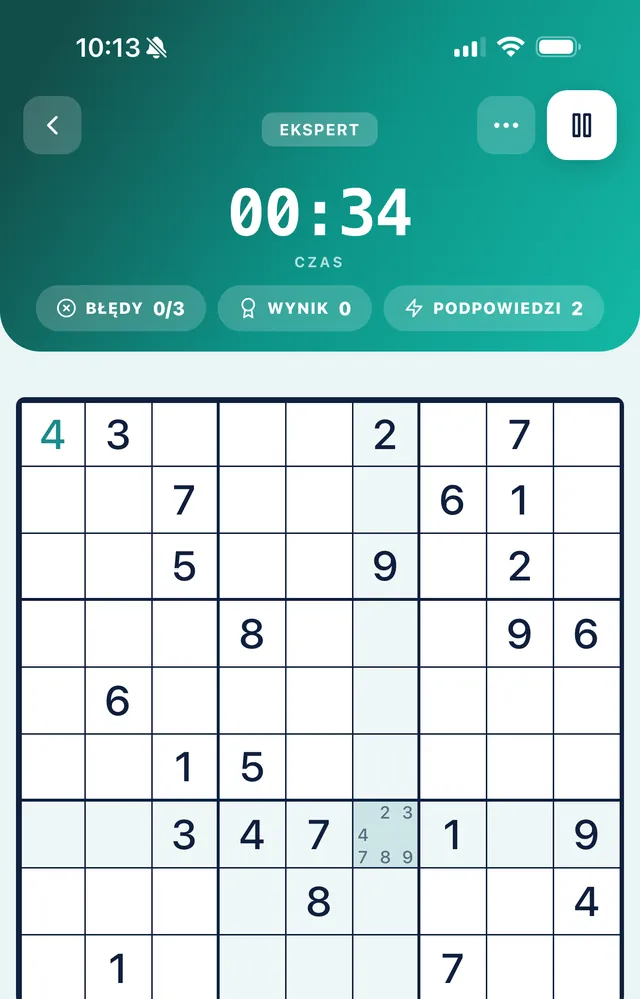 Trwająca trudna partia sudoku w SudoKoum, z licznikiem czasu, wynikiem i licznikiem błędów